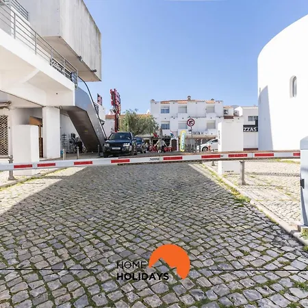Hébergement de vacances #050 With Pool, Strip High Speed Wifi Albufeira